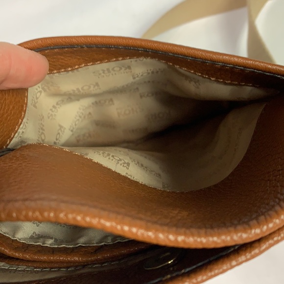 Michael Kors Fulton Cross Body Small Messenger - Picture 6 of 9